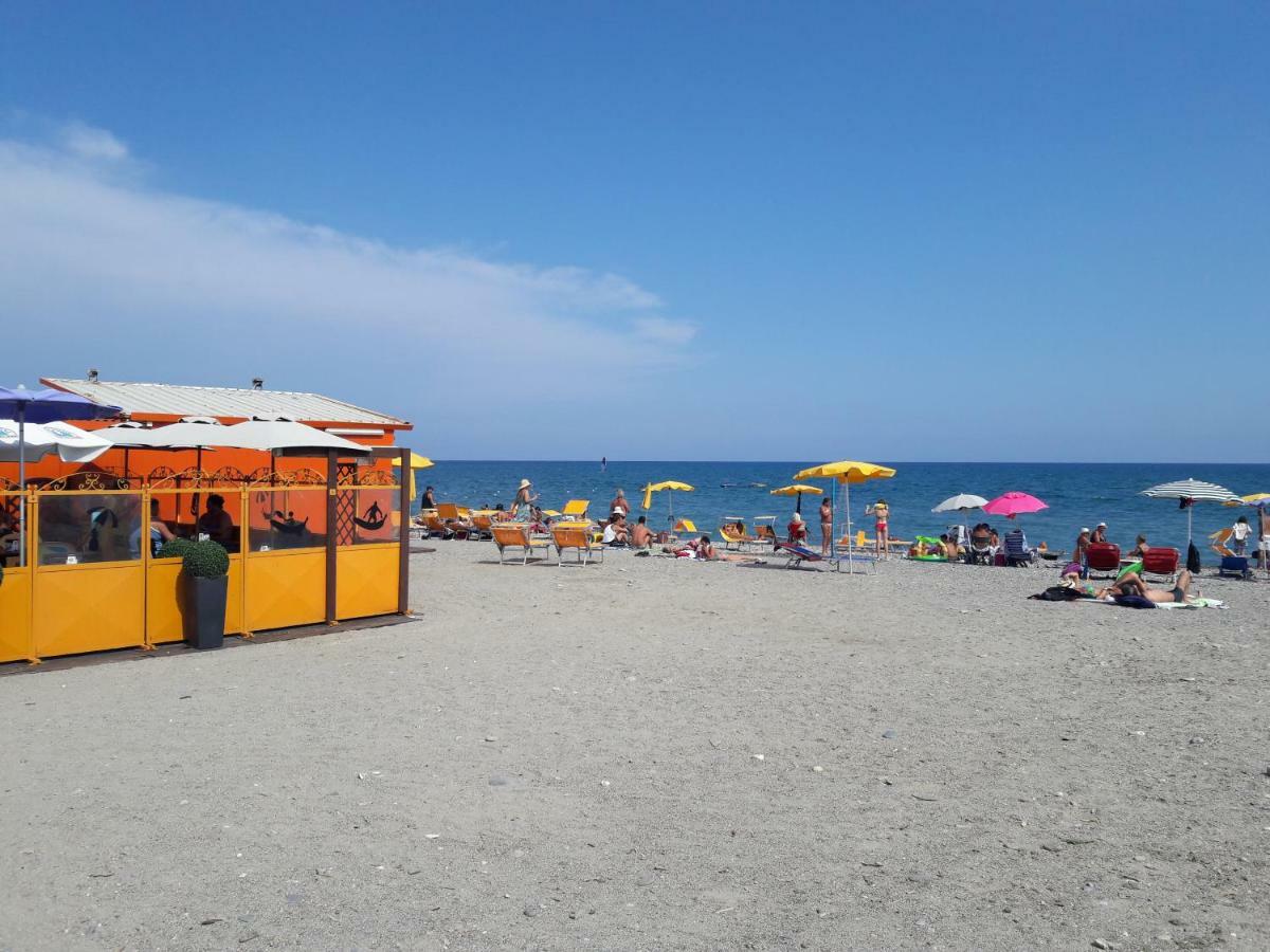 Appartamento vista mare Albenga Esterno foto